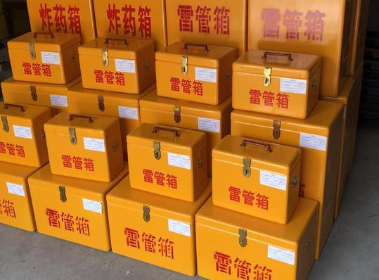 海南藏族玻璃钢雷管箱的使用寿命一般是多少？